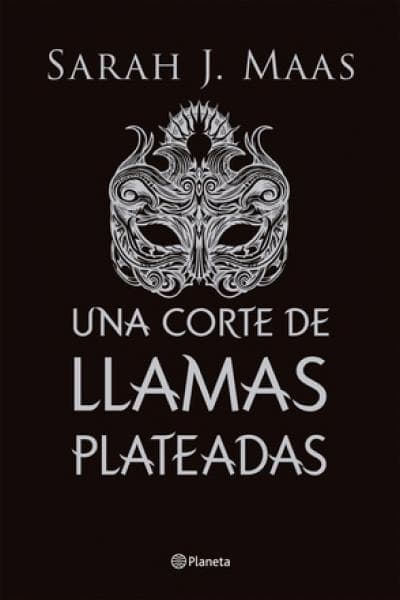 UNA CORTE DE LLAMAS PLATEADAS